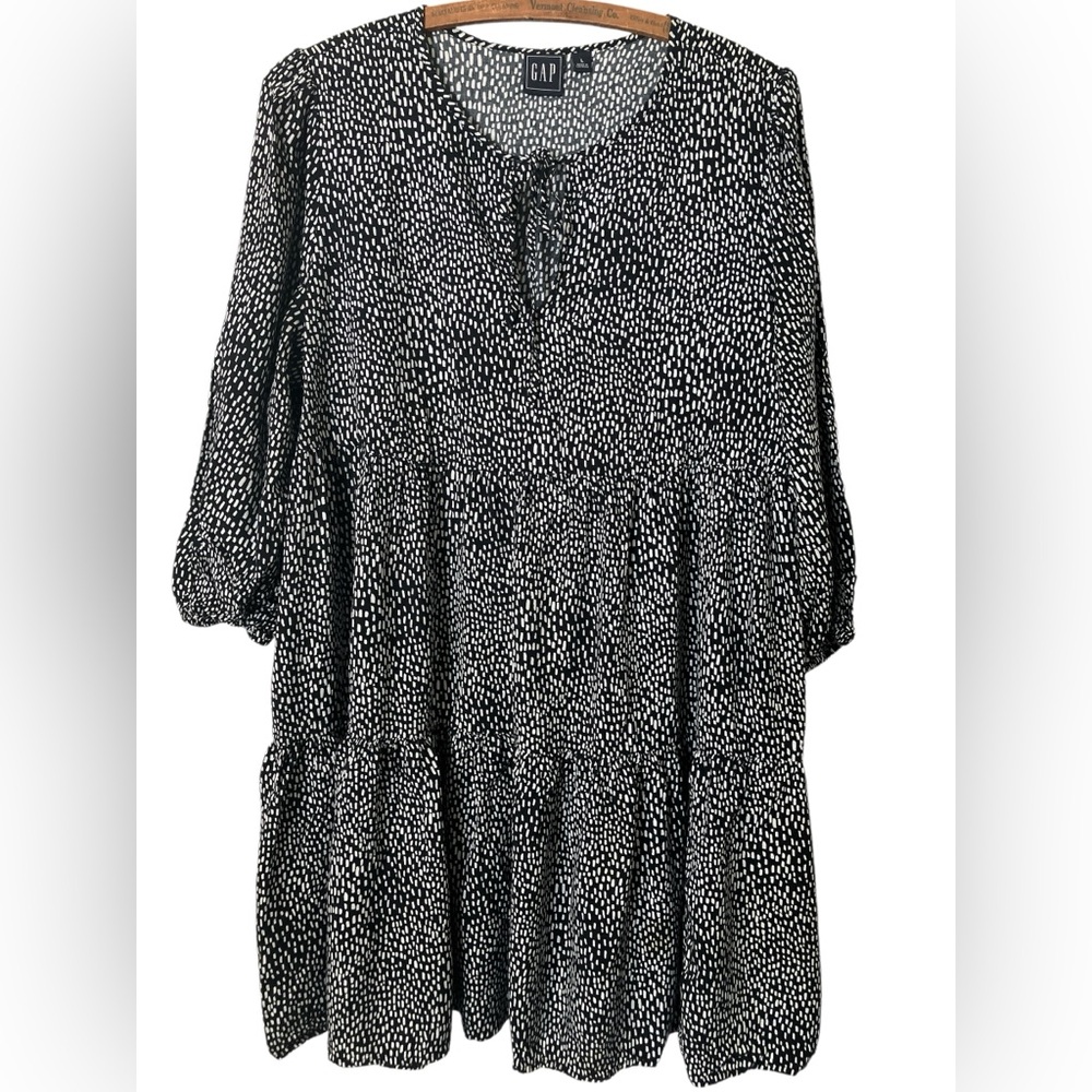 Gap Dress Size L Tiered 3/4 Sleeves Flowy Lightweight Black White